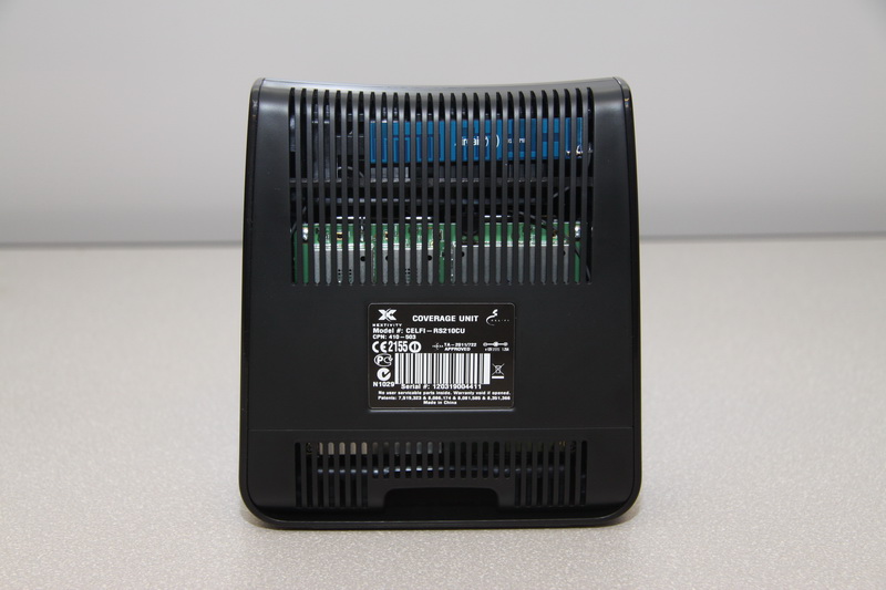 Устройство покрытия Cel-Fi RS2 black — вид сзади