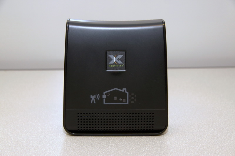 Устройство покрытия Cel-Fi RS2 black — вид спереди