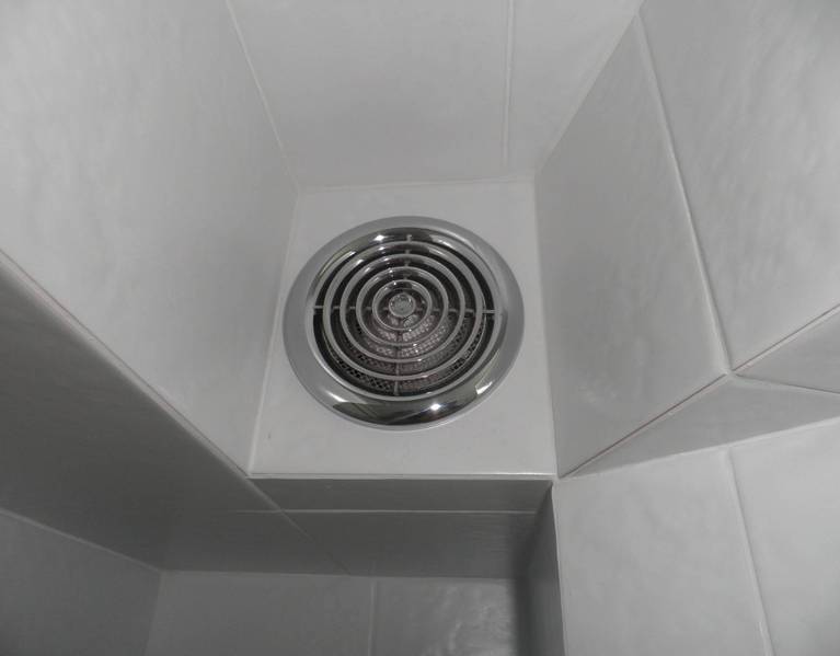 Как сделать вентиляцию в ванной комнате в частном доме своими руками