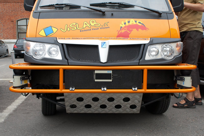 Front bumper with scanners