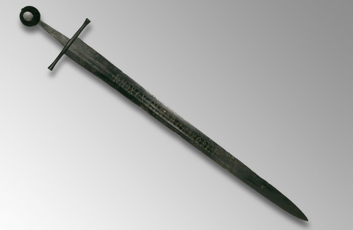 Британская библиотека просит помощи в расшифровке гравировки на мече XIII века
