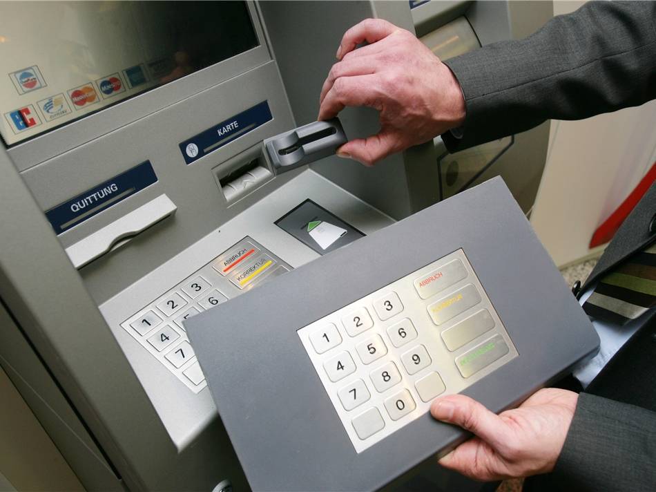 Контрольная работа по теме Техническое устройство банкоматов и правила работы с ним