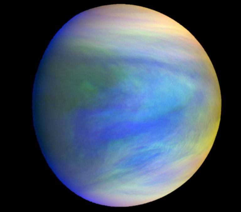 Составное изображение планеты Венера, полученное японским зондом «Акацуки». В облаках Венеры могут быть условия, благоприятные для развития микробной жизни.