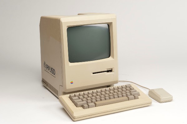 Первый Mac: Macintosh 128K