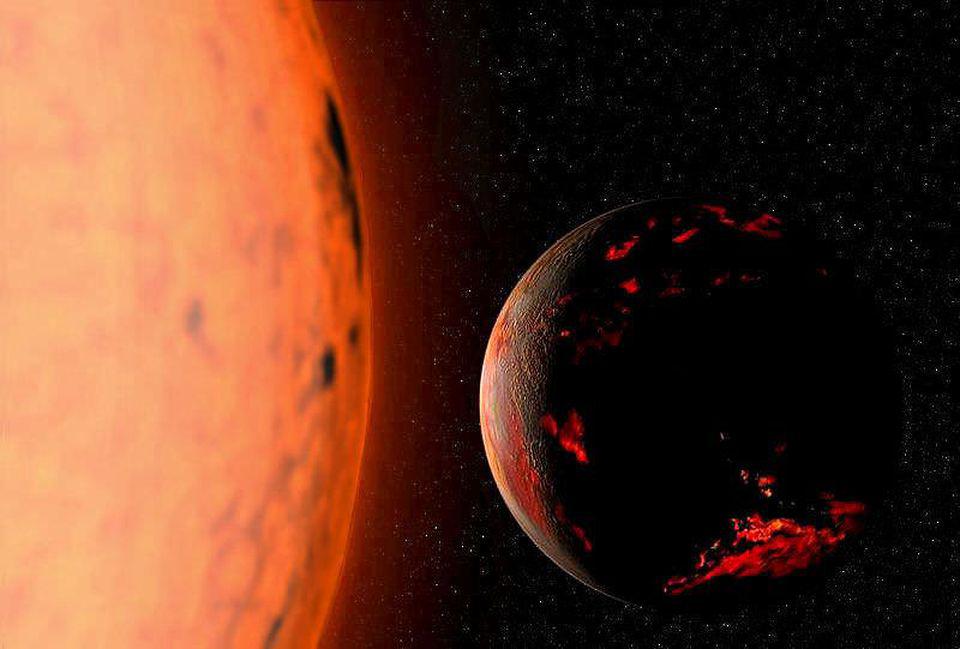  Когда Солнце станет настоящим красным гигантом, оно, возможно проглотит или поглотит Землю, и уж точно сильно её поджарит. Внешние слои Солнца увеличатся в диаметре более чем в 100 раз, но точные детали его эволюции и то, как эти изменения повлияют на орбиты планет, всё ещё остаются неопределёнными. Меркурий и Венера определённо будут поглощены Солнцем, но Земля окажется очень близко к границе между выживанием и поглощением.