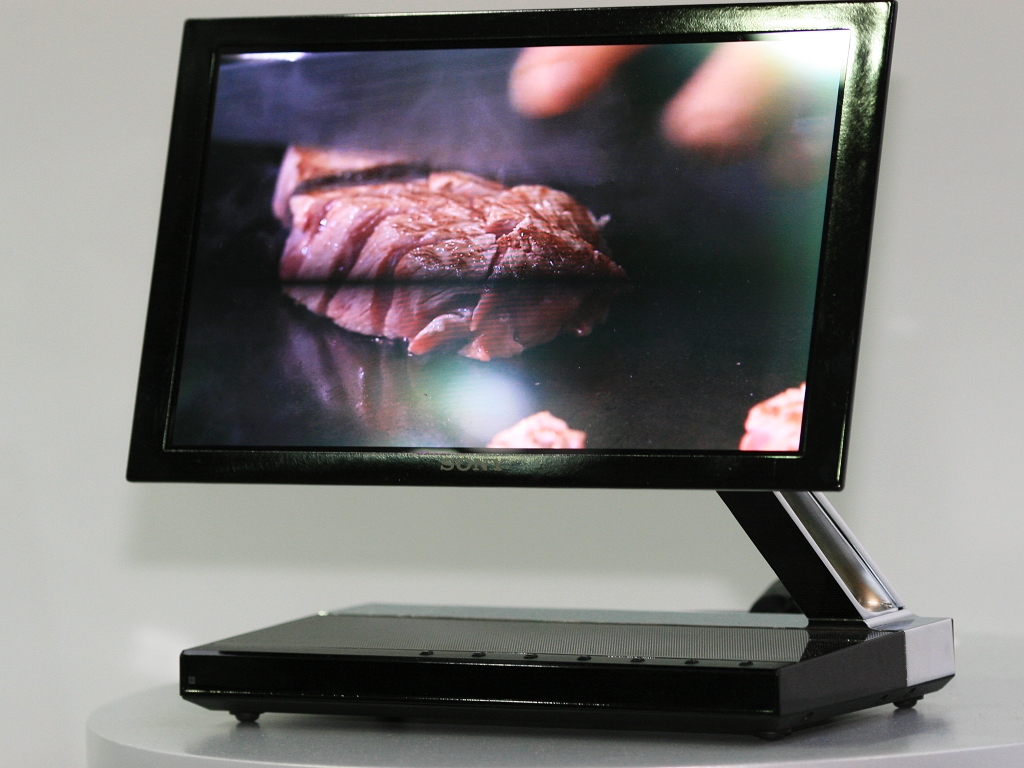 Первый в мире серийный OLED Sony XEL-1 (2007)