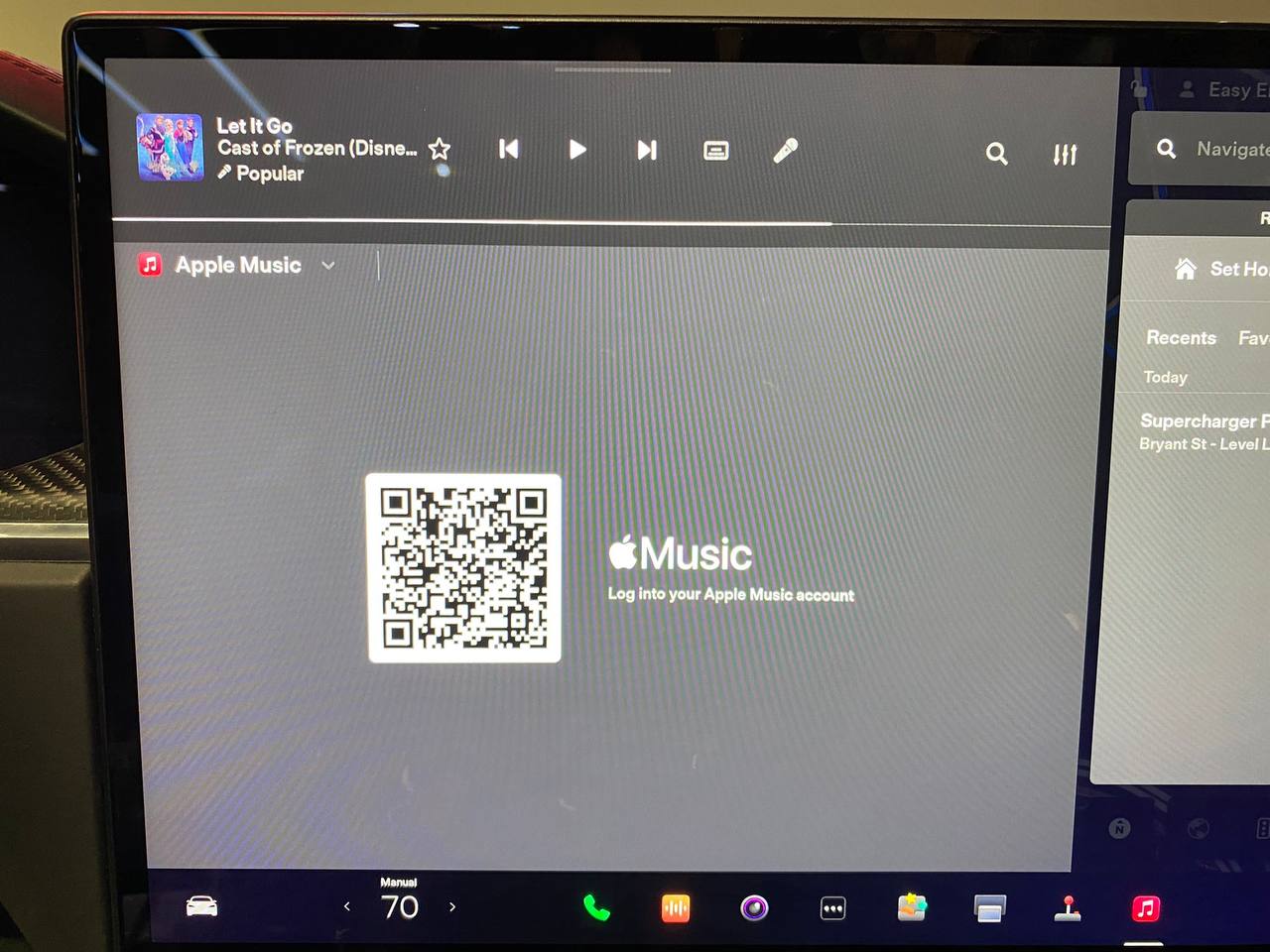 Экран активации Apple Music на Tesla Model S