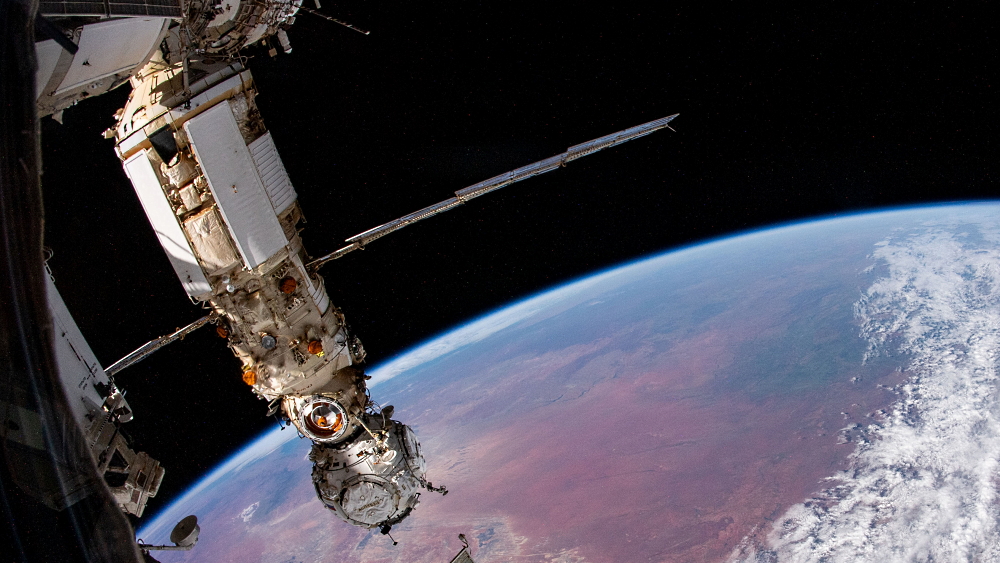 Модули "Наука" и "Причал" на фоне Австралии, фото NASA