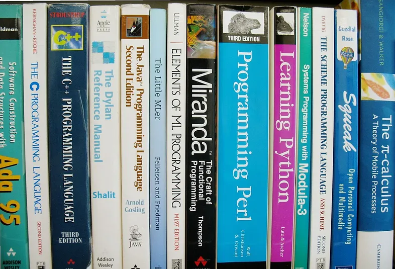 Считаю, что хорошо организованная личная библиотека книг по программированию будет весьма полезна