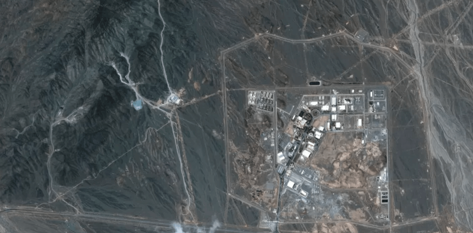 Натанз — предприятие по обогащению урана примерно в 250 км к югу от Тегерана