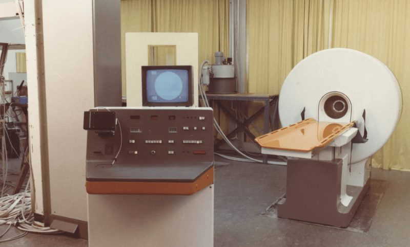 Прототип сканера  Siemens SIRETOM, 1974 год