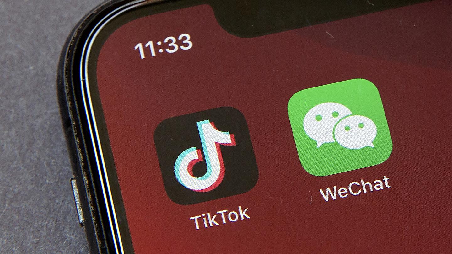 Власти Китая хотят, чтобы владельцы WeChat и TikTok размещали контент своих сервисов в поисковой выдаче