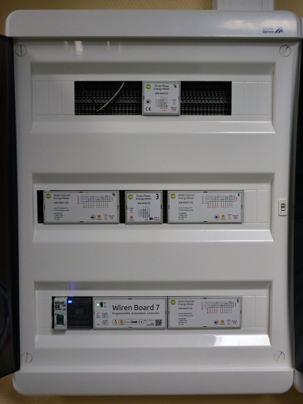Второй щит мониторинга с контроллером Wiren Board 7 и счетчиками электроэнергии WB-MAP  