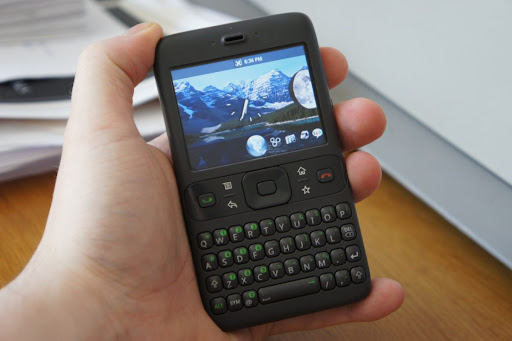 Прототип “Sooner”. Дизайн устройства опирался на идеи BlackBerry.