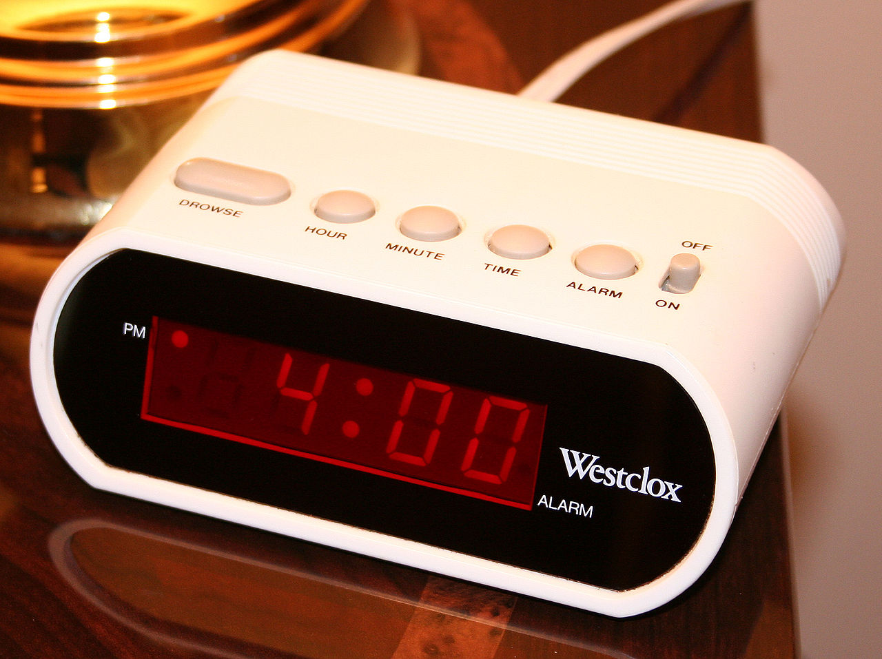 Цифровые часы с будильником Westclox / Wikimedia Commons