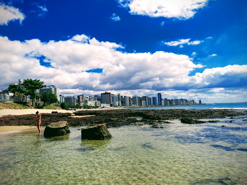 Вид на Форталезу с пляжа Мирелеш