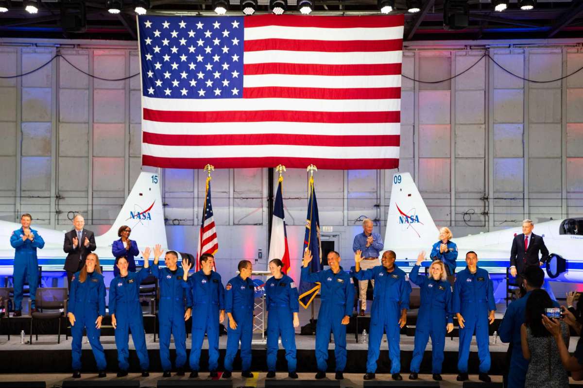 НАСА представило 10 астронавтов для полёта на Луну