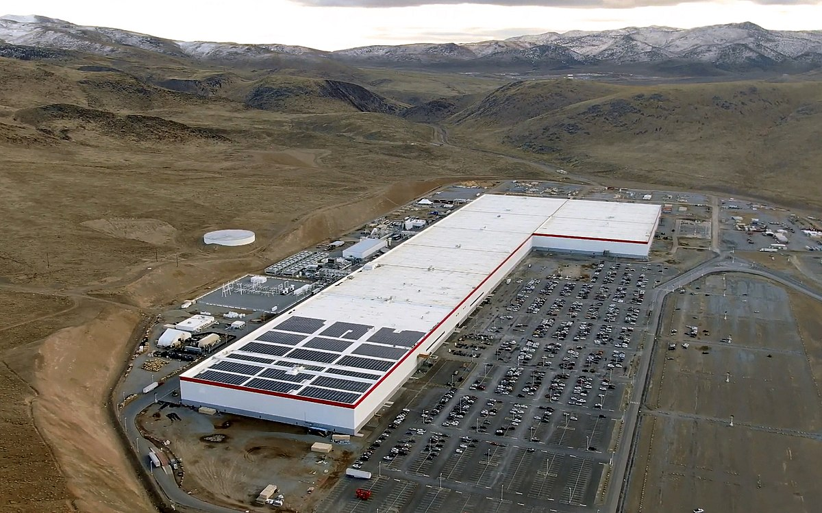 Tesla Gigafactory Nevada(источник: Wikipedia)