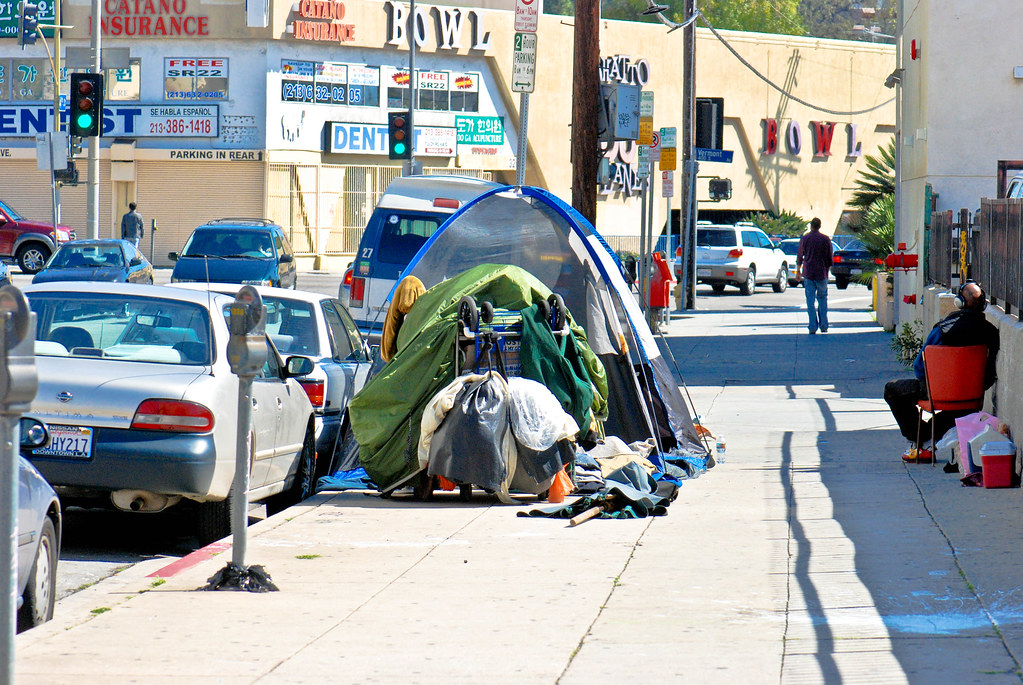 Бездомные на городских улицах в США. Фото: Robin Kanouse / Flickr