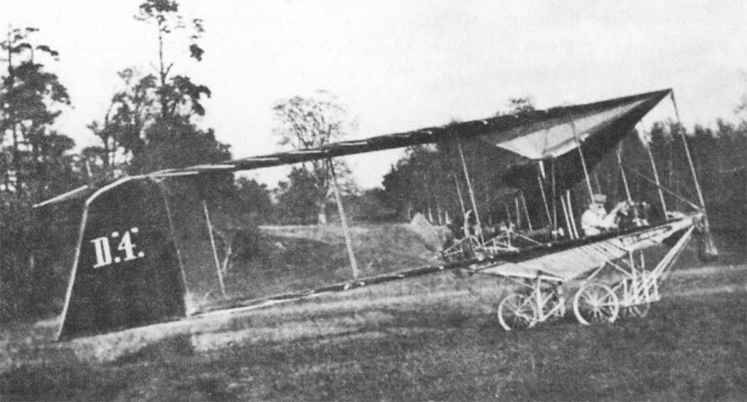 D.4 отличался от предшественника вертикальными поверхностями «а-ля Вуазен» на концах крыла    
