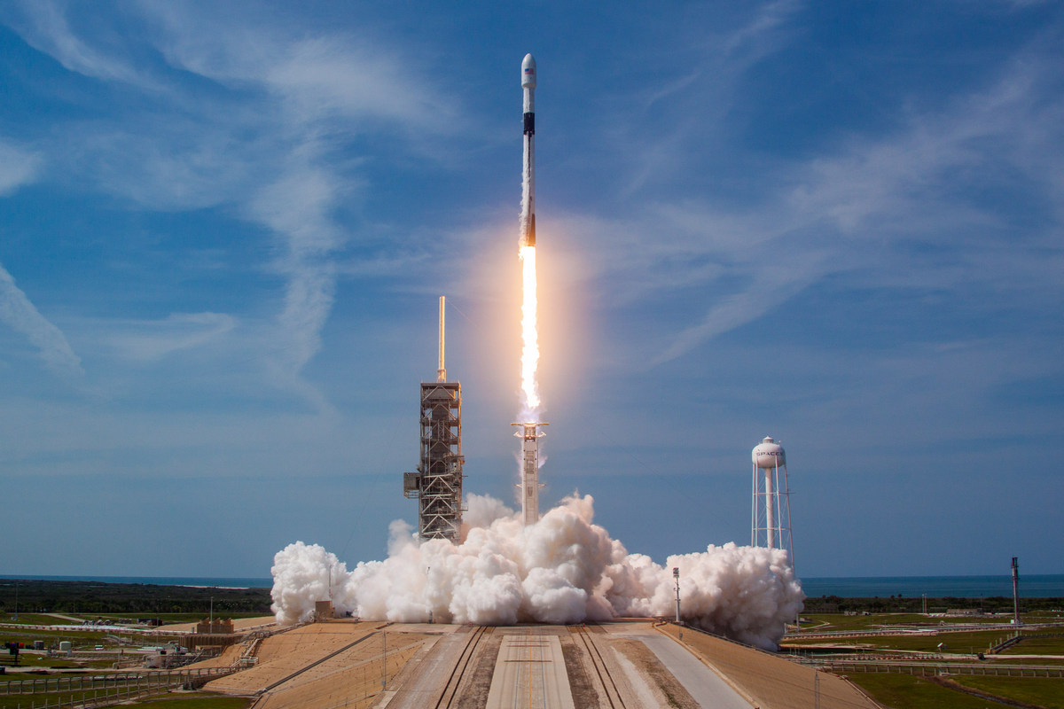 SpaceX запустила три ракеты Falcon 9 за 12 дней