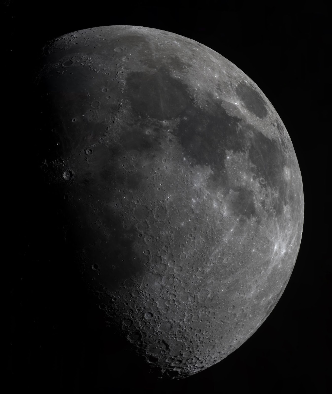 Убывающая Луна. Автор снимка Tateshi Yokotaishi.