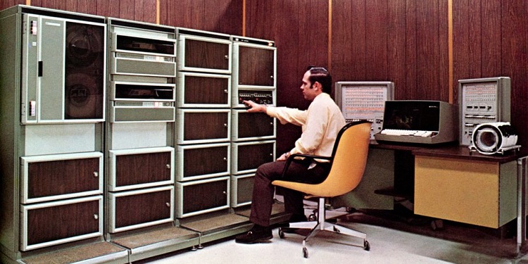 Промо-фотография HP 3000, выпущенная в 1972 году