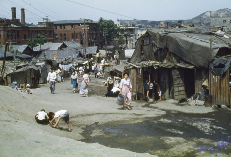 Корейские трущобы, начало 1960-х Источник