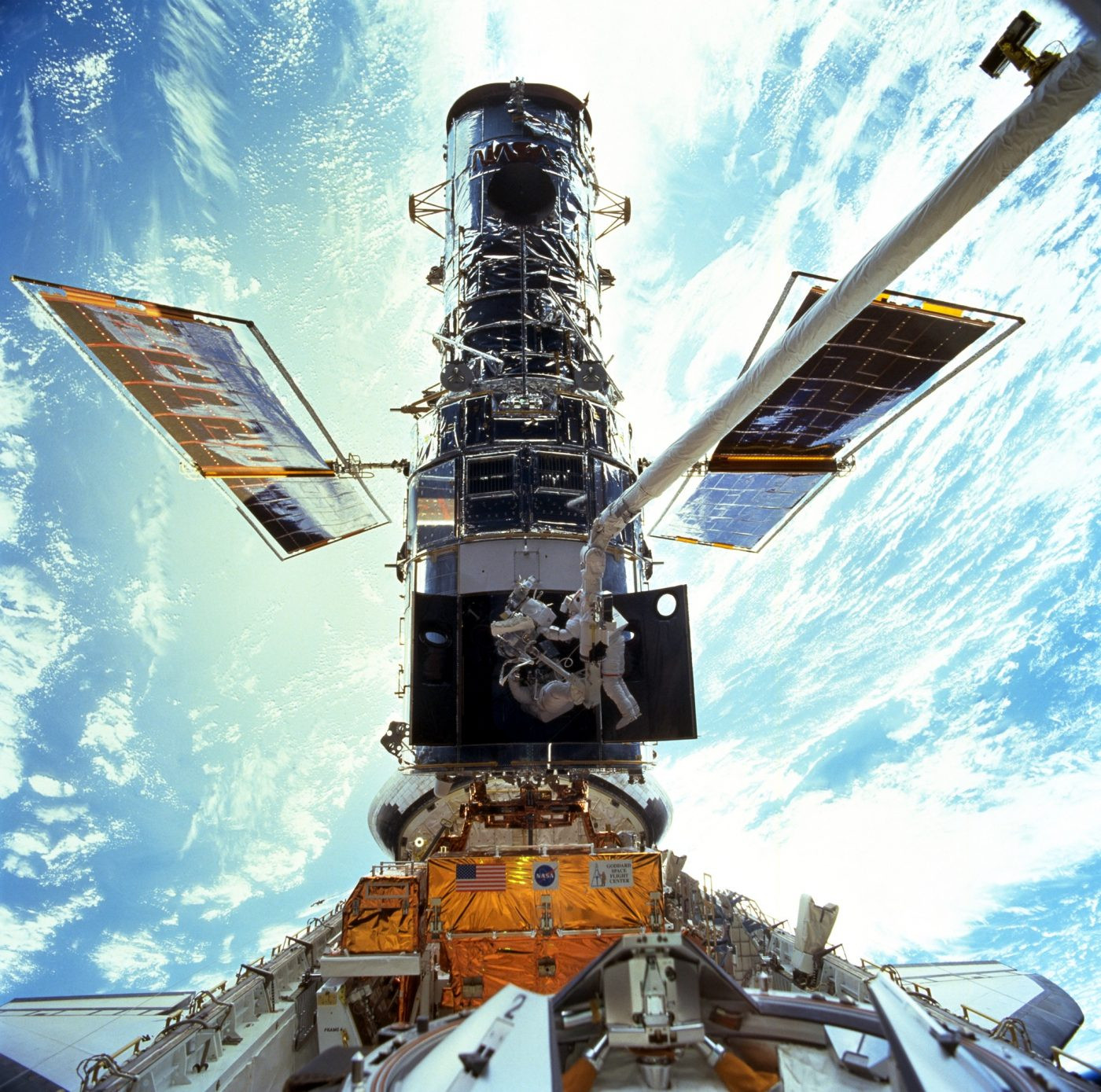 Модернизация космического телескопа имени Эдвина Хабла посредством миссий челноков Space Shuttle  