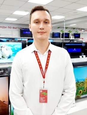 Марк Толчеев, директор магазина Эльдорадо в Ефремове, Тульская область