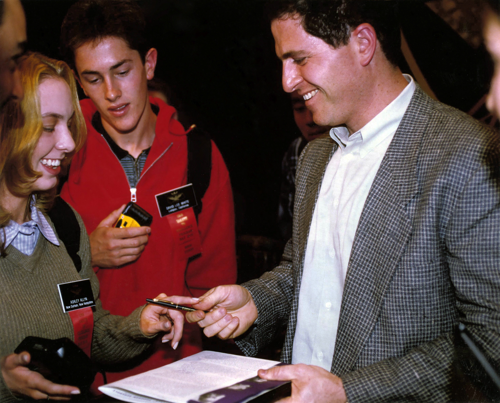 Майкл Делл встречается со студенческими делегатами на саммите Academy of Achievement 1998 года в Джексон-Хоул, штат Вайоминг