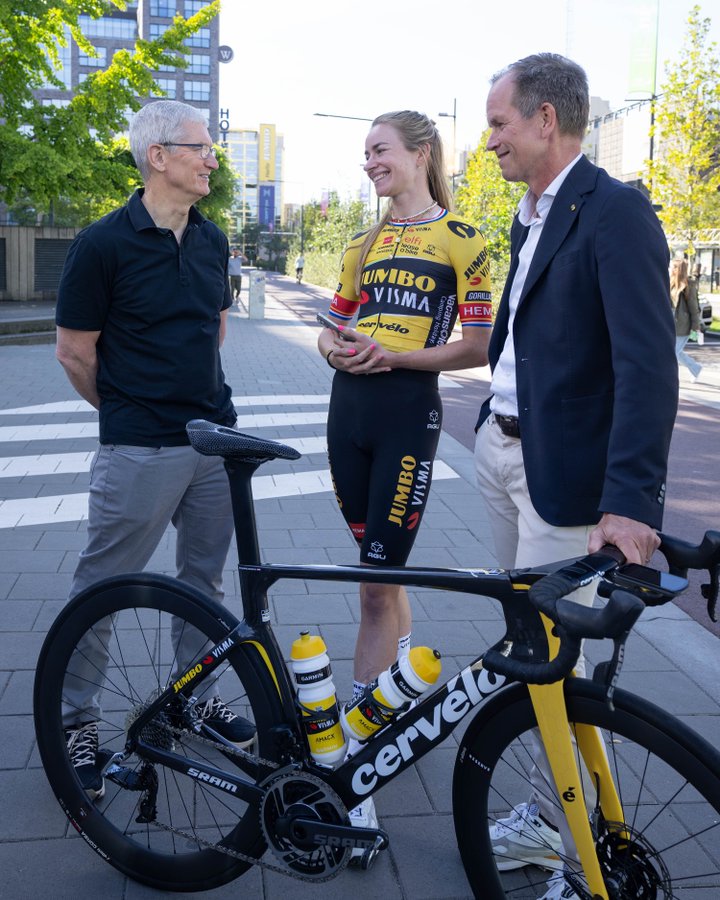 Кук: «Для меня, как давнего поклонника велоспорта, было честью встретиться с командой велосипедистов, создающих уникальные приложения.»