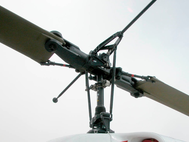 «Полужёсткая» втулка вертолёта Bell 212