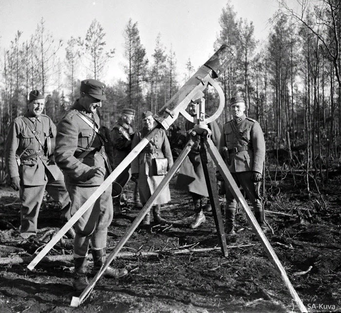 Стрельба финнов ракетами Константинова с агитационными листовками во Вторую мировую