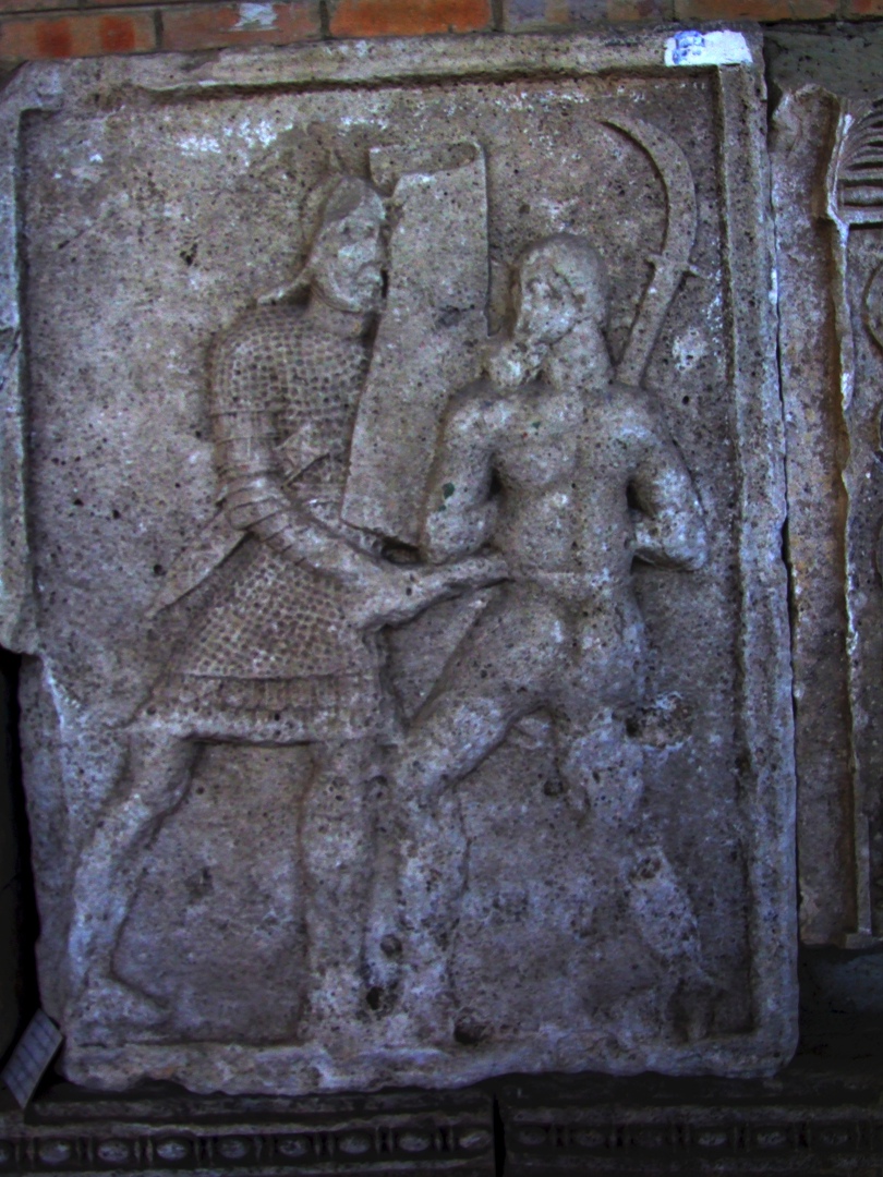 Метоп (каменная плита) из "Трофея Траяна" в современной Румынии
