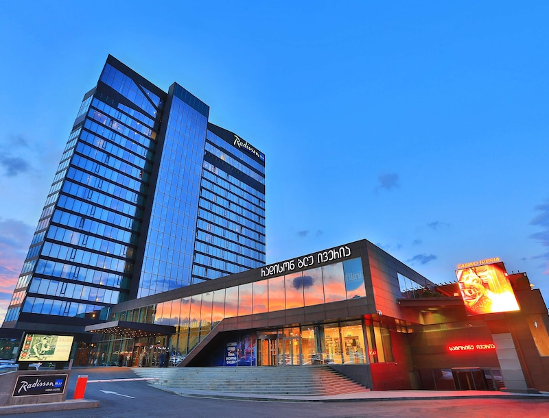 Отель Radisson Blue Iveria в центре Тбилиси