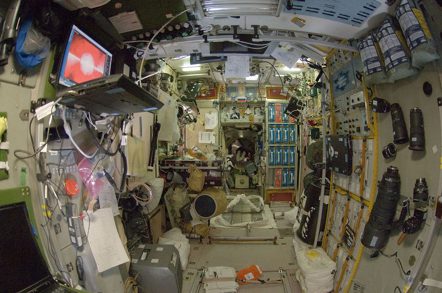 Космонавты нашли еще одно место утечки воздуха на МКС