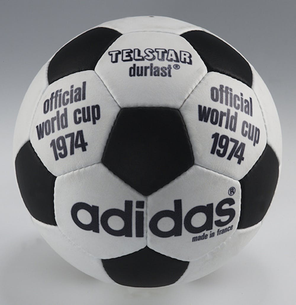 Adidas Telstar c  чемпионатов мира 1970 и 1974 годов