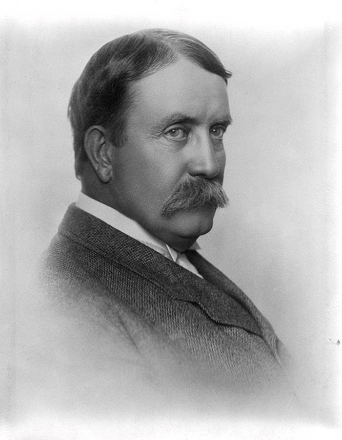 Дэниэл Бёрнэм. (1846-1912 гг.) — американский архитектор небоскрёбов и автор нескольких крупных генпланов городов США: Сан-Франциско, Вашингтона, Манилы, Кливленда и др.  