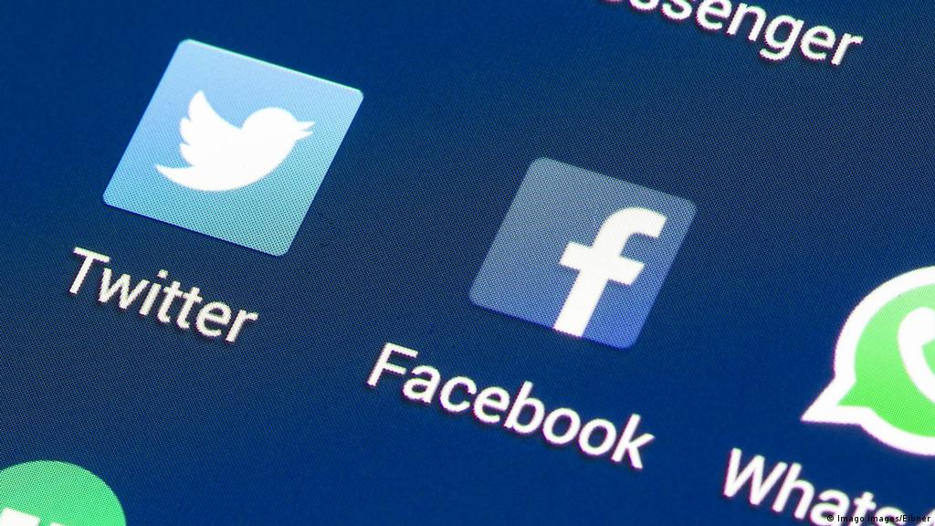 Власти Индии хотят создать орган по надзору за Facebook и Twitter и приравнять их к издателям