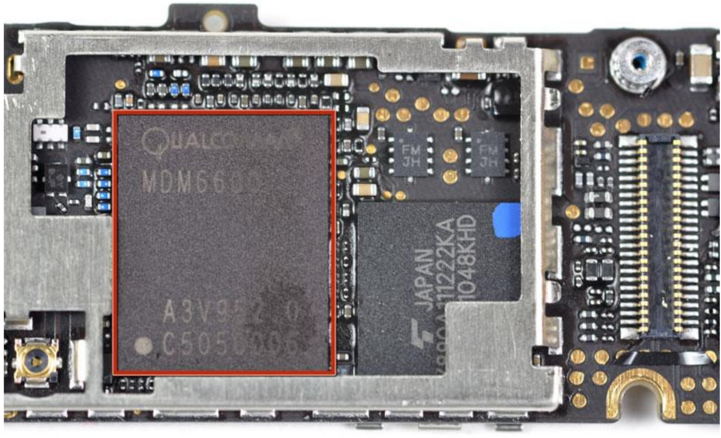 Чип Qualcomm MDM6600 на плате Apple iPhone 4 версии CDMA (источник ifixit.com)