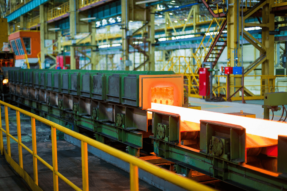 В месяц НЛМК-Калуга выпускает примерно 125 000 т стали и из них 80 000 т арматуры.