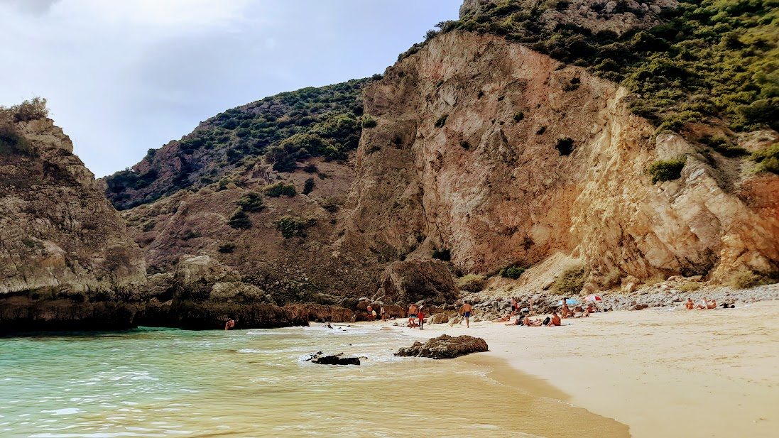 Еще немного Португалии - это мой любимый пляж где-то в 35 минутах на машине от нашего дома