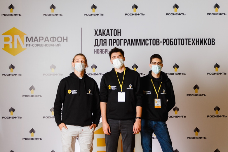 Победители хакатона - команда «C305RB» из Владивостока