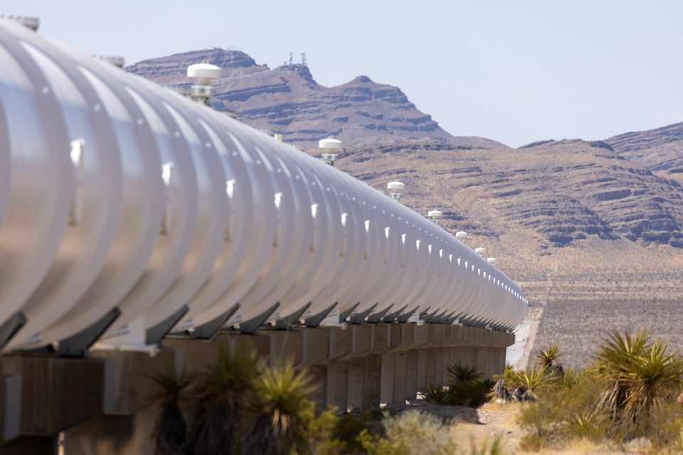 Испытательный тоннель Hyperloop недалеко от Лас-Вегаса. REUTERS / Mike Blake