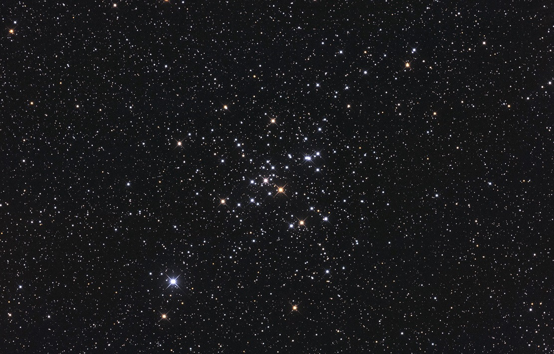 Рассеянное звездное скопление М41 в созвездии Большого пса  