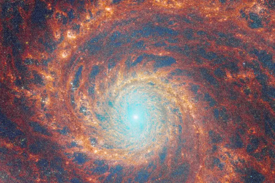 Спиральная галактика M51 в поле зрения космического телескопа Джеймса Уэбба.ESA/Webb, NASA & CSA, А. Адамо (Стокгольмский университет)/команда JWST