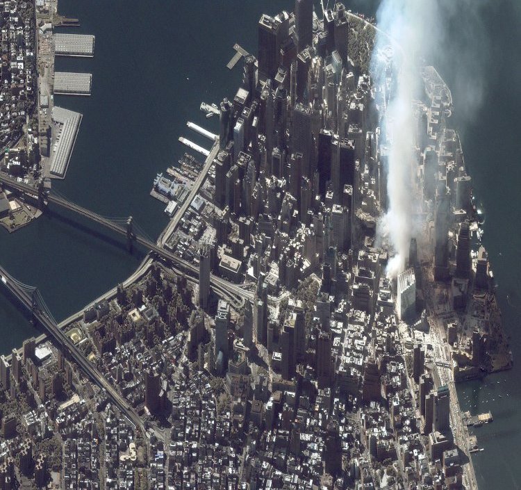 Манхэттен, запечатленный спутником IKONOS с высоты 680 километров. Credit: GeoEye.