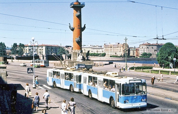Ну а это, само собой, Ленинград. Фото Роя Мэйкуэлла, 1987 г.