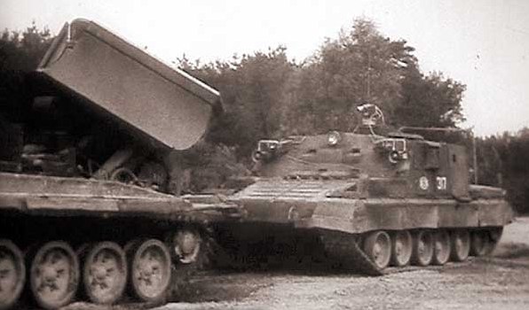 Ещё одна работавшая в Зоне машина на базе танка, на сей раз уже Т-80 — ВТС (высокозащищённое транспортное средство) Ладога